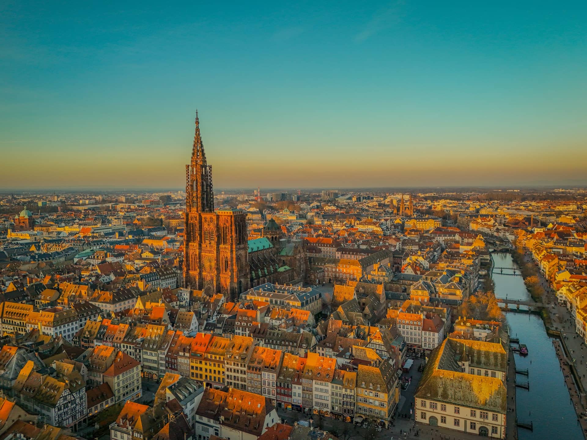 Vue aérienne de Strasbourg et de sa cathédrale