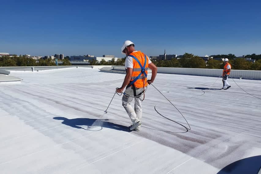 Accompagnement applicateur Covalba sur un chantier de toiture
