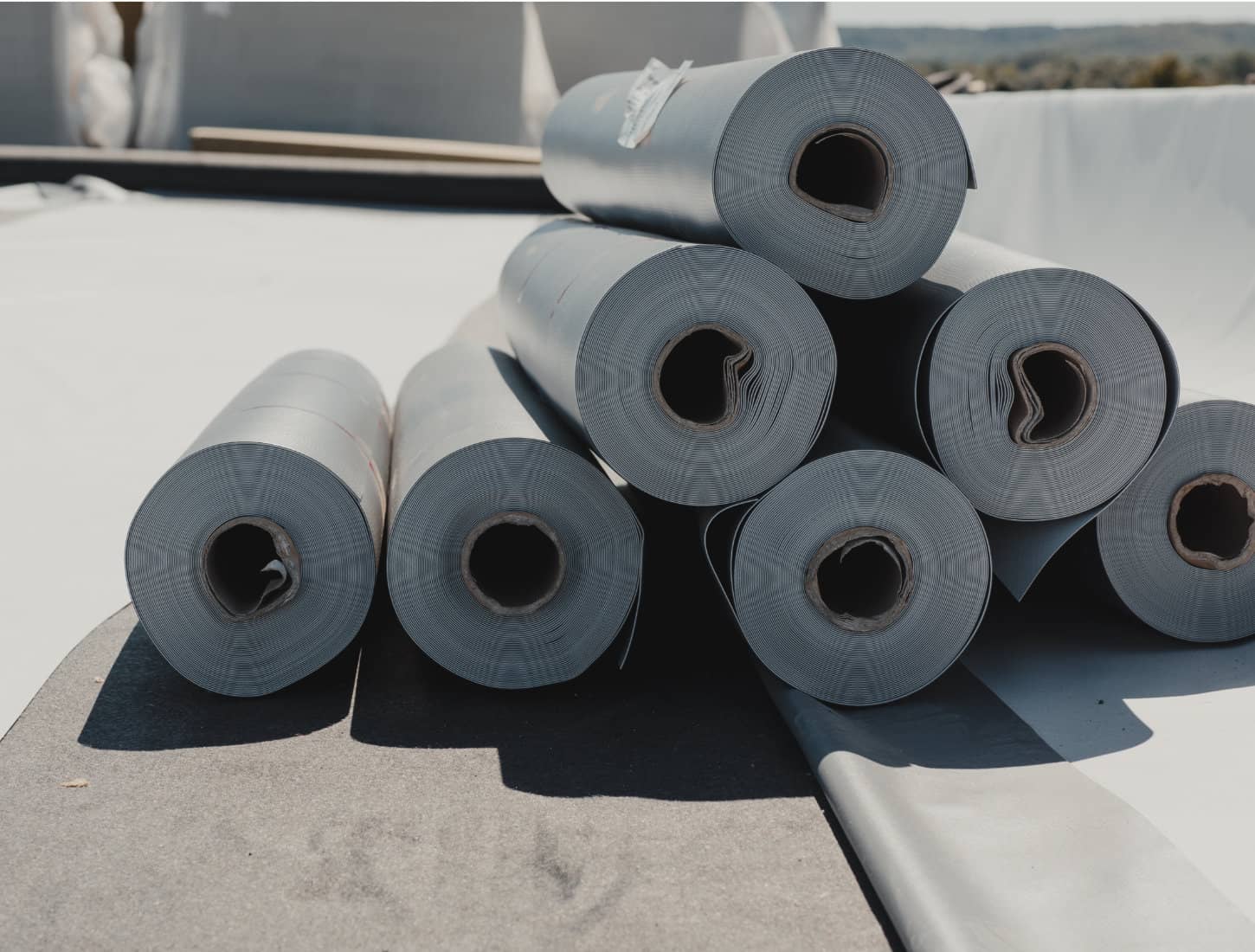 Membrane EPDM blanche : est-elle vraiment efficace contre la chaleur ?